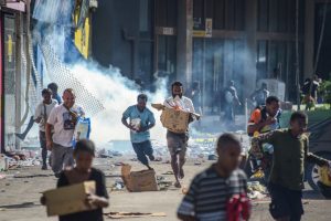 Roit and looting in Papua New Guinea