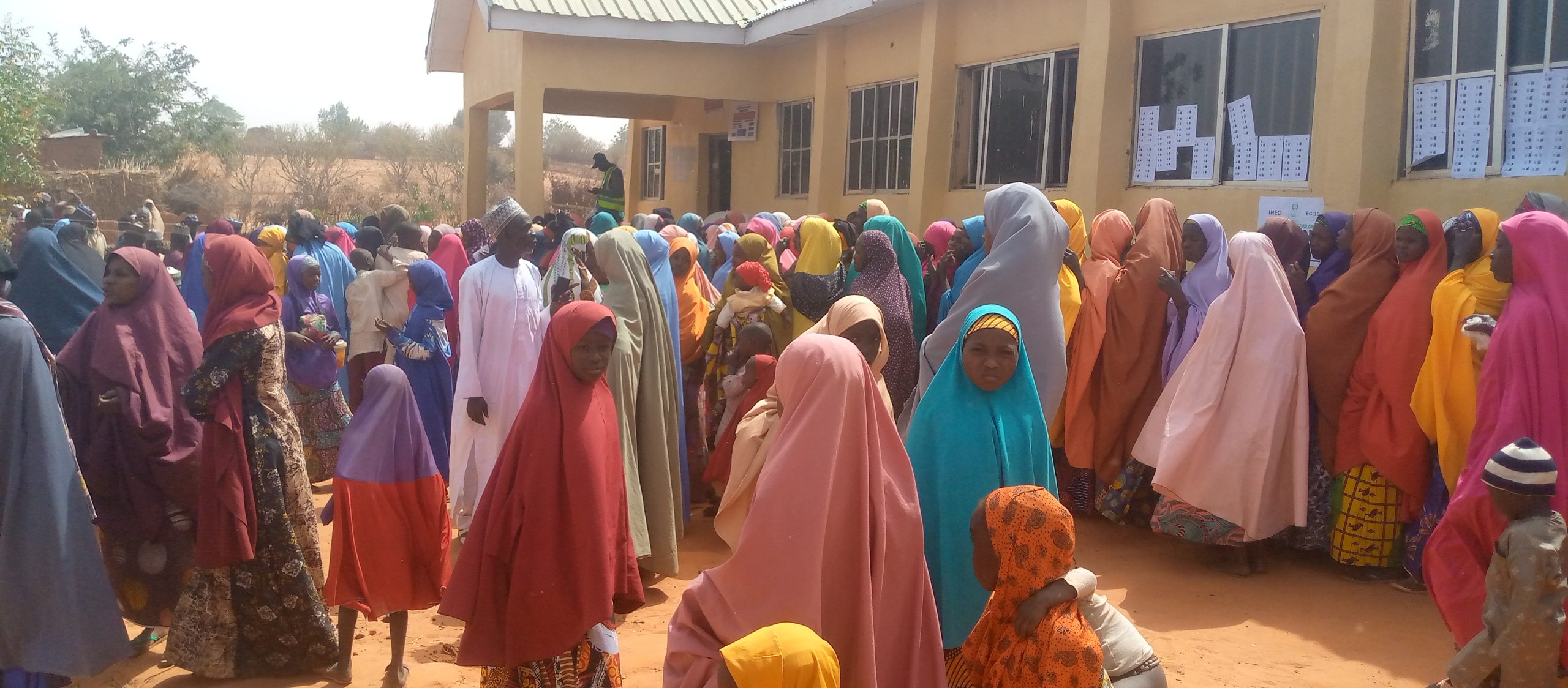 Massive turn out of voters in one of the puling units in Shagari LGAs.