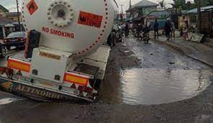 Gas flaring and Ubeji community, By JEROME-MARIO UTOMI 2 Ubeji community A