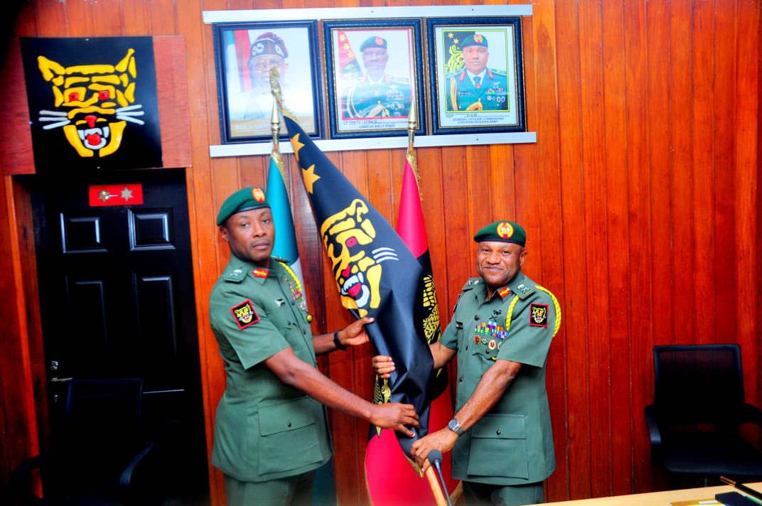 46th General Officer Commanding (GOC), 2 Division, NA, Major General Obinna Onubogu and his predecessor, Major General Bamidele Alabi