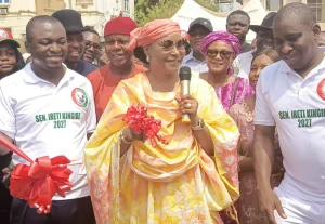 Sen. Ireti Kingibe inaurating the Karu-Ishan road in the FCT, on Saturday March 2, 2024