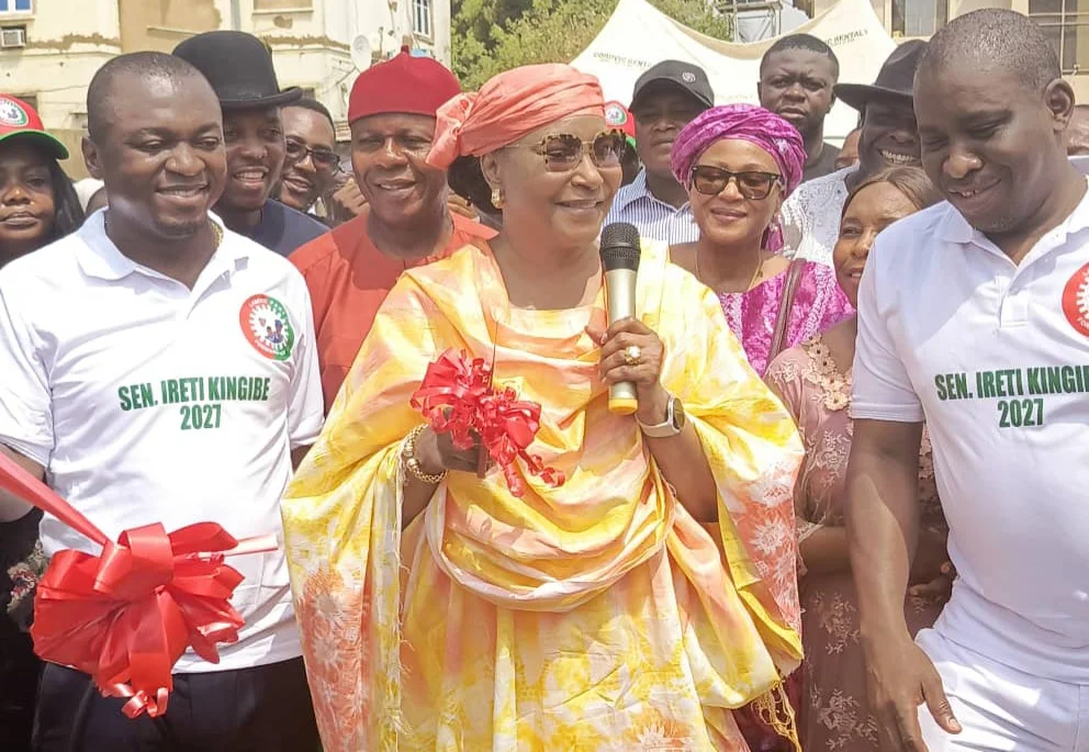 Sen. Ireti Kingibe inaurating the Karu-Ishan road in the FCT, on Saturday March 2, 2024