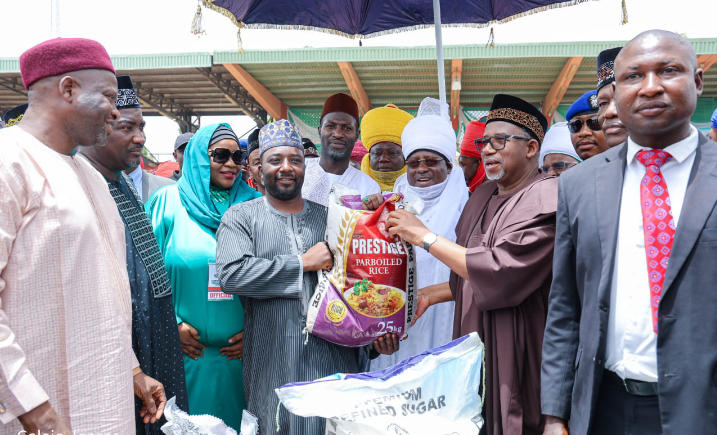 Bauchi distributes 110,000 bags of grains worth N2bn as Ramadan palliatives