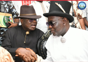 NDDC Executive Director, Projects, Sir Victor Antai and the Amanyanabo of Okochiri Kingdom, King Ateke Tom during a special ceremony at Okrika LGA of Rivers State.