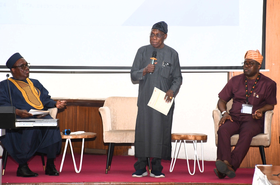 PHOTO: Obasanjo, Makinde Attend Agribusiness for Food Security Initiative Summit 3 Former President, Federal Republic of Nigeria, Chief Olusegun Obasanjo (middle); Oyo State Governor, Seyi Makinde (right) and Director General, International Institute of Tropical and Agriculture (IITA),Dr Simeon Ehui, during the Agribusiness for Food Security Initiative Summit, held at IITA Conference Centre, Ibadan. PHOTO: Oyo Gov's Media Unit