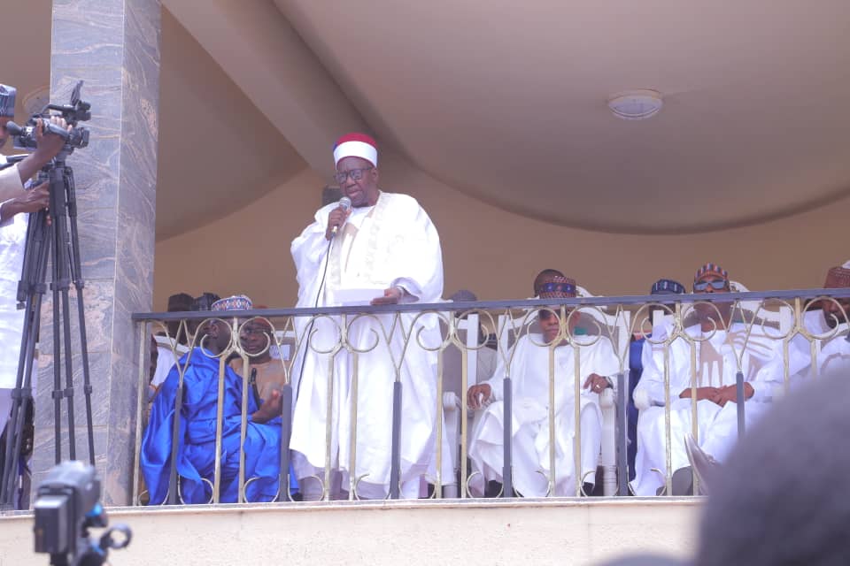 Shehu of Borno, His Eminence, Alhaji Abubakar Umar Ibn Garbai El kanemi, giving his Eid-el-Fitri Salah message at his Palace in Maiduguri