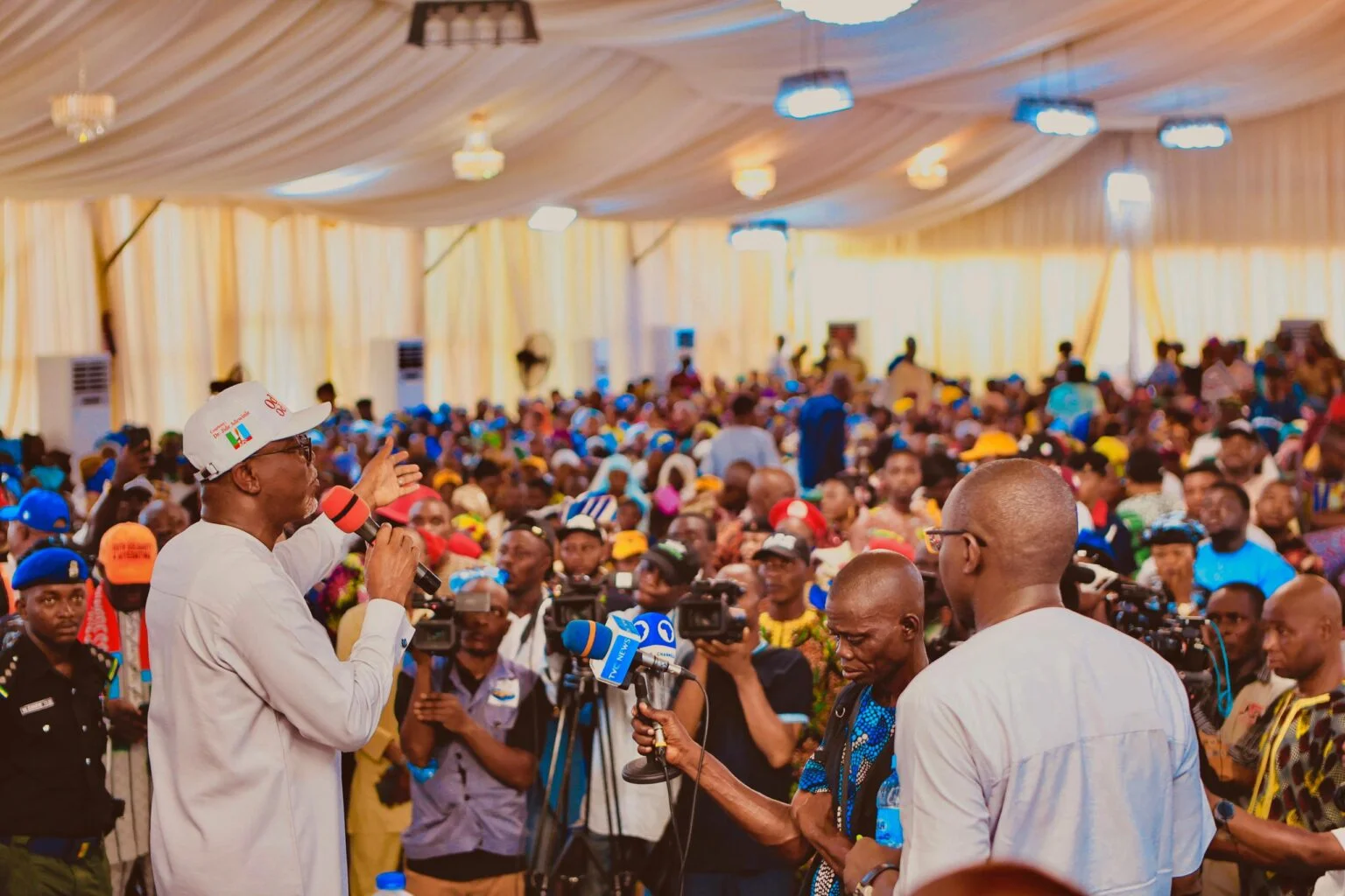 Governor Lucky Aiyedatiwa addressing party faithful in Ondo West