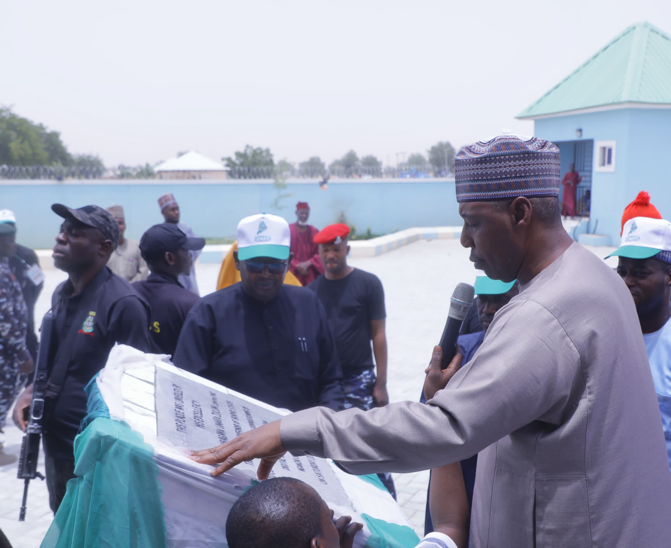 Zulum unveils ICT centre, inspects 3 projects in Gajiram 3 IMG 20240421 WA0018