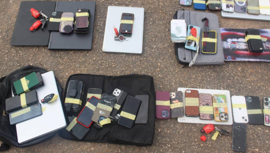 EFCC arrests 60 suspected Internet fraudsters, recovers exotic cars in Benin, Uyo 3 20240510 143545
