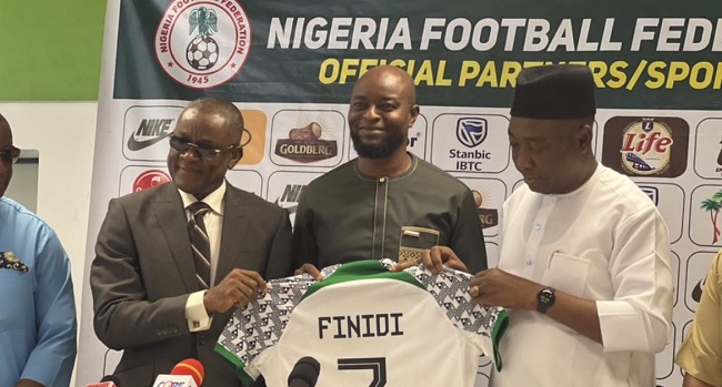 Unveiling of Finidi George as Super Eagles coach in Abuja on Monday, May 13, 2024. X/@MimosaFawaz