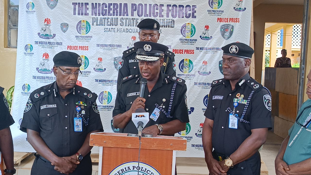 UPDATED: Man 'strapped with fake bomb' arrested while attempting to rob UBA Bank in Plateau – Police 2 Plateau State Commissioner of Police, CP Emmanuel Adesina, addressing newsmen at the Command's Headquarters in Jos