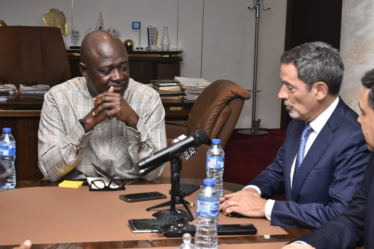 Minister of State Petroleum Resources (Oil), Sen. Heineken Lokpobiri in conversation with the CEO, Schlumberger, Mr Olivier Le Peuch during his courtesy visit