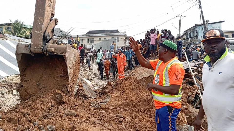 Lagos mosque collapses