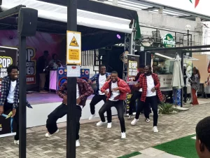 X-mob dancers