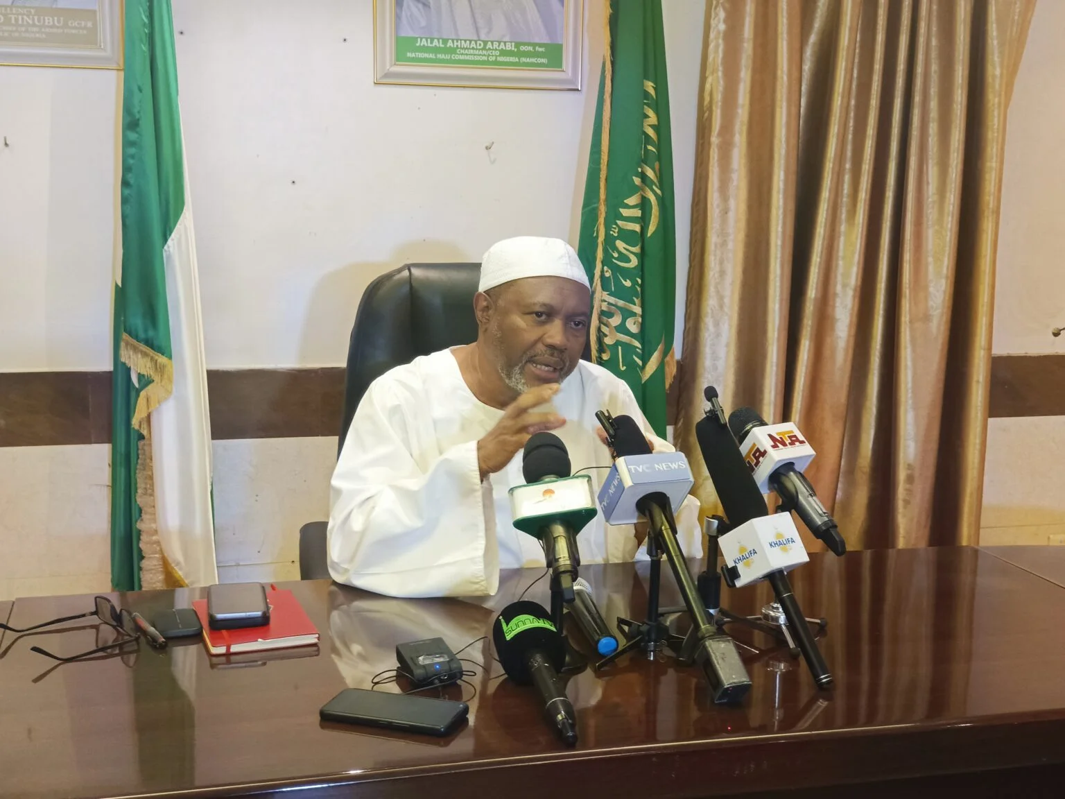 Chairman of NAHCON, Malam Jalal Arabi, addressing newsmen at the Commission’s headquarters in Makkah on Sunday.