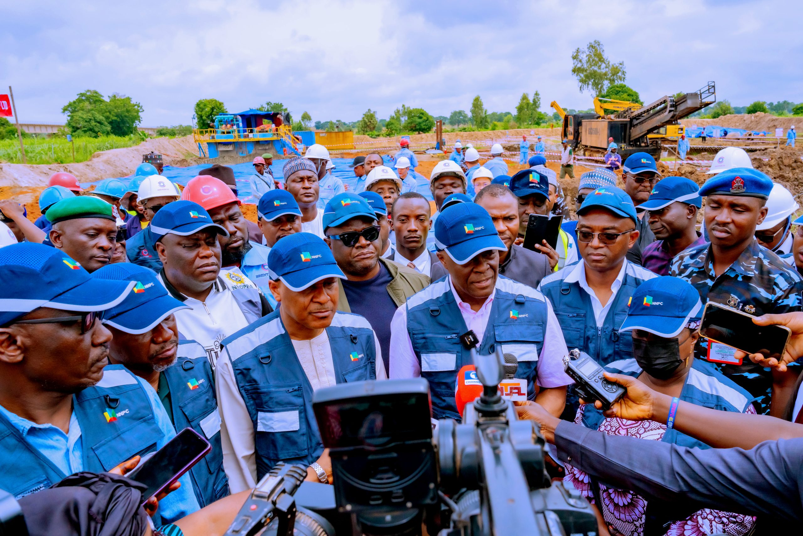 Minister of Finance & Coordinating Minister of the Economy, Mr. Wale Edun (2nd front row) speaks to the press shortly after inspecting the Kaduna River Crossing at the Ajaokuta-Kaduna-Kano (AKK) Gas Pipeline Project site in Kaduna on Friday. Standing by the Minister from the left is the Minister of Information & National Orientation, Mr. Mohammed Idris; the Minister of State for Petroleum Resources (Gas), Rt. Hon. Ekperikpe Ekpo and the GCEO NNPC Ltd, Mr. Mele Kyari.