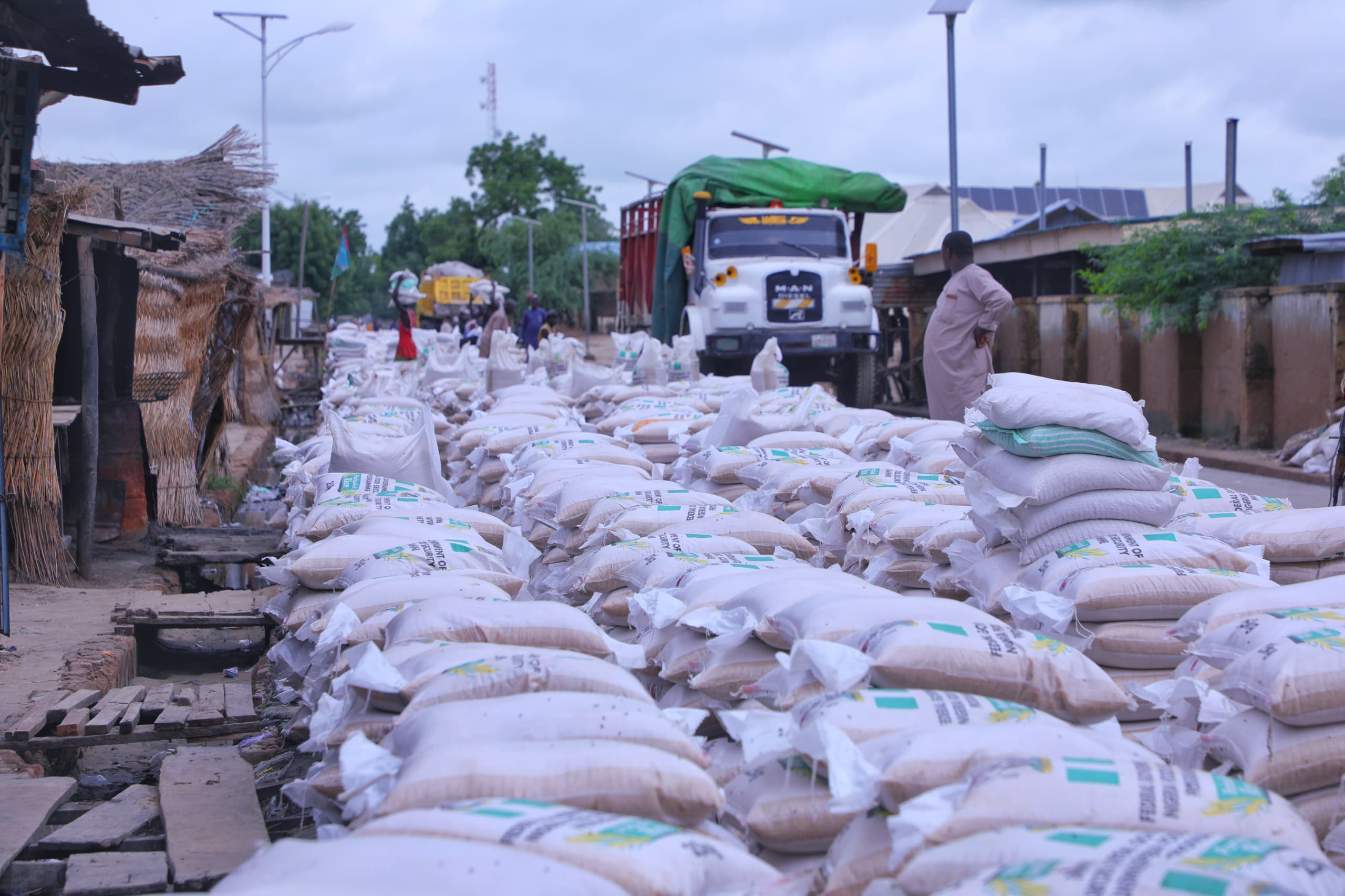 Zulum distributes food, agric input to 35,000 families in Monguno 2 IMG 20240728 WA0014