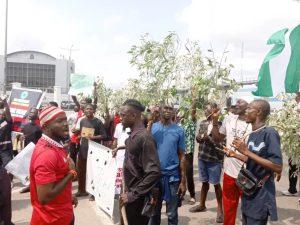 EndBadGovernance protesters in Port Harcourt demonstrate against rising living costs in Nigeria