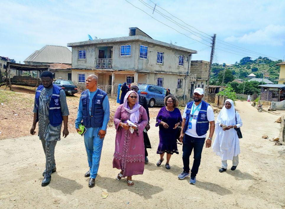Kogi State health officials and WHO personnel deployed to investigate the outbreak of the food poisoning in Adavi LGA of the state 