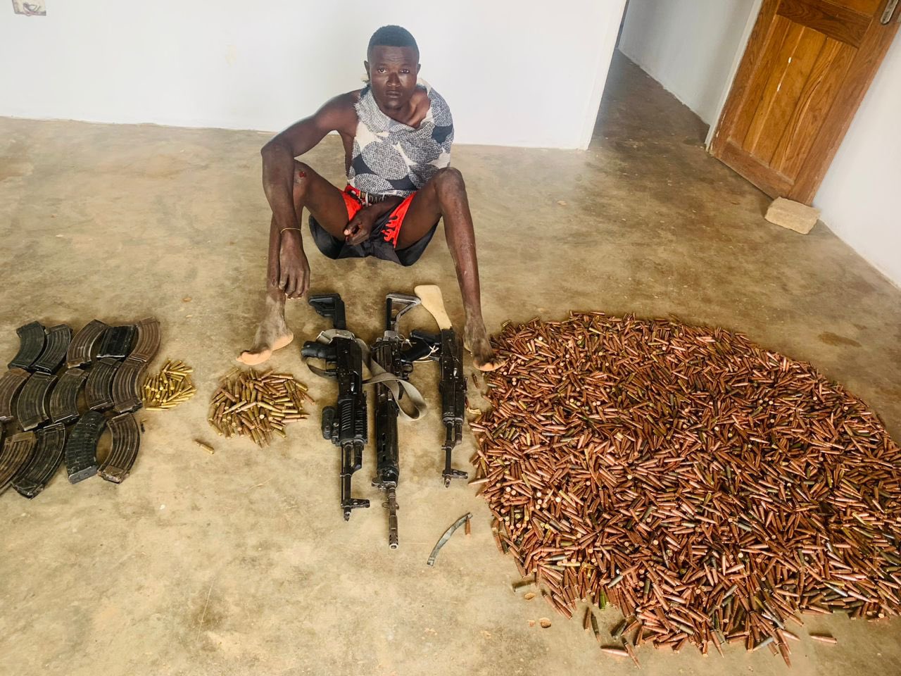 Nigerian Army troops arrest gunrunner
