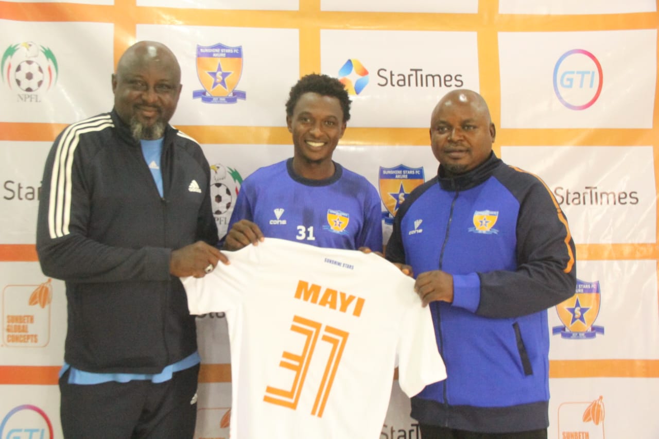Coach Kennedy Boboye and President of the Club, Bamidele Ologunloluwa