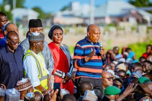 VP Shettima addressing flood victims in Maiduguri