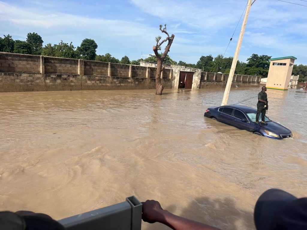 Flood: Death toll hits 30, 400,000 households displaced in Maiduguri 5 Flood