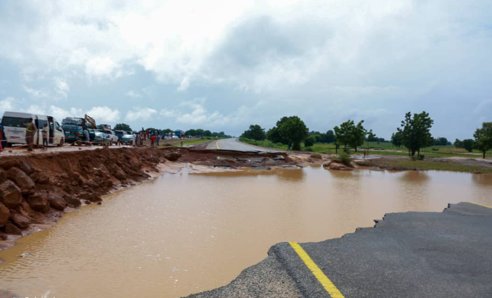 Kano - Maiduguri highway washed away by flood close to Azare, Katagum LGA, Bauchi State