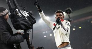 Man United draws at Liverpool