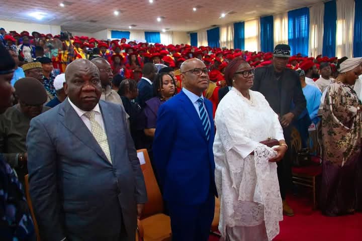 Justice Emmanuel Agim (3rd left), FCT Minister, Nyesom Wike (2nd left); wife of Senate President, Mrs Ekaette Unoma Akpabio (right) and other dignitaries during the 50th anniversary and convocation ceremony of UNICAL