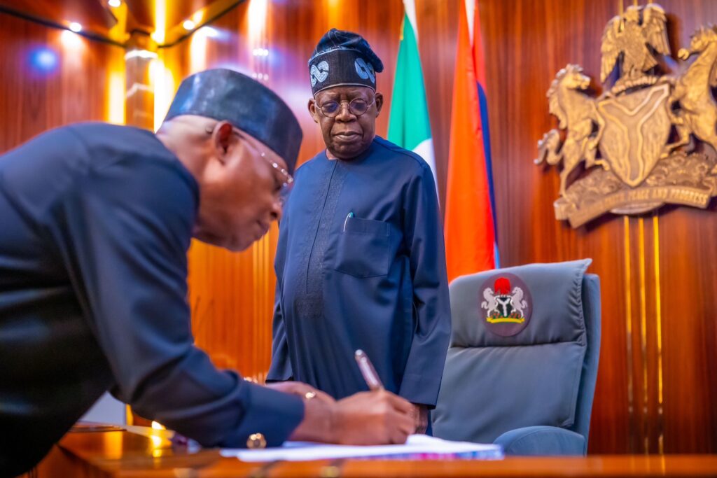 Tinubu swears in Rivers State sole administrator, Ibok-Ete Ibas 2 President Bola Tinubu and Vice Admiral Ibok-Ete Ekwe Ibas (rtd), the sole administrator of Rivers State, during a short swearing ceremony at State House, Abuja