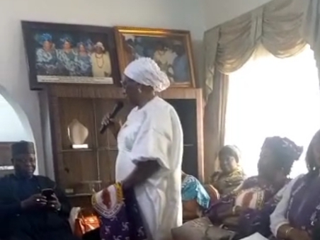 President General of Nkata Ndi Inyom Igbo and former Minister of Women Affairs, Iyom Josephine Anenih paying tribute to late Chief Edwin K . Clark when she lead a delegation of Women on a condolence visit to the family of the deceased in his residence in Abuja on Thursday.
