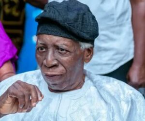 Former Oyo State Governor, Chief Omololu Olunloyo