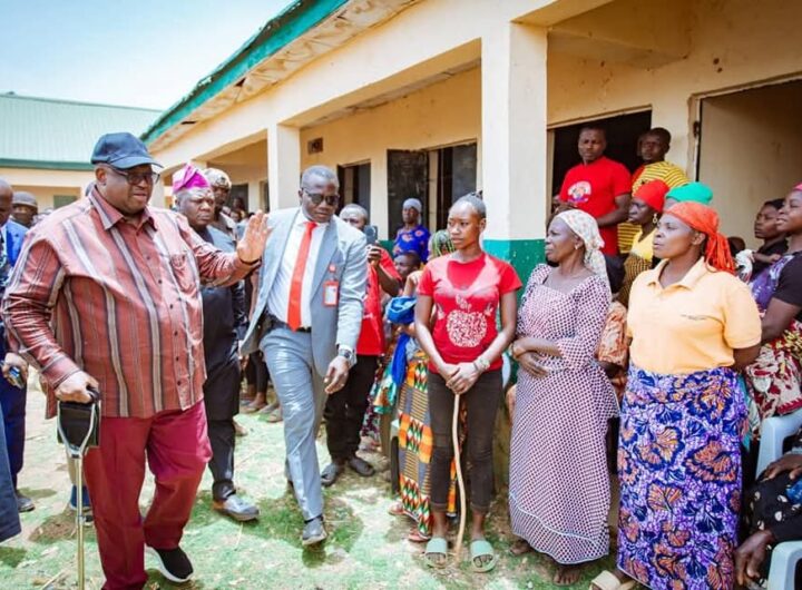 Plateau State Governor, Caleb Mutfwang visited communities in Kwall District of Bassa Local Government Area (LGA), recently attacked by gunmen.