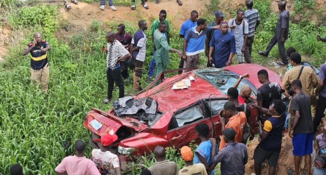 Accident scene at Otedola bridge, Lagos