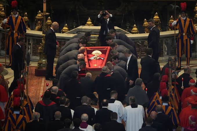 Pope Francis’ body moved to St. Peter’s Basilica for public to pay respects 2 Pope Francis