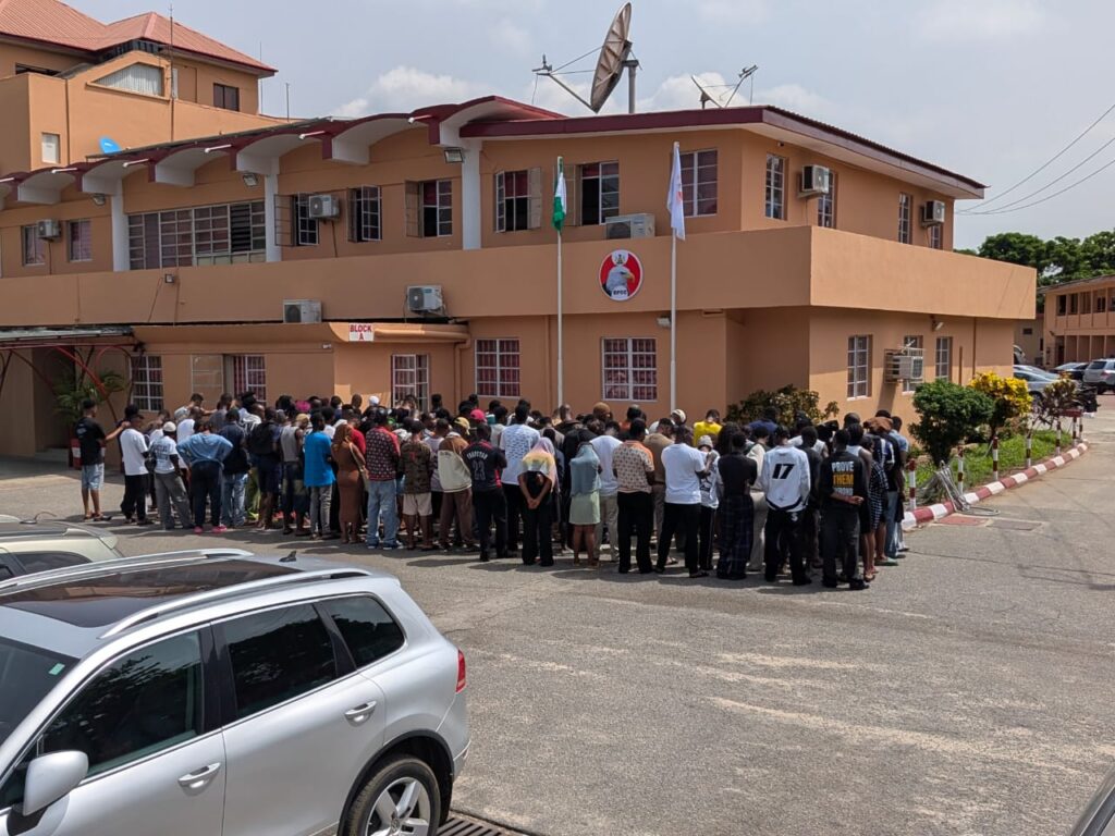 Suspected Internet fraudsters