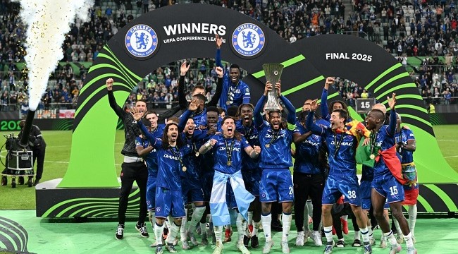 Chelsea’s players celebrate with the trophy during the awarding ceremony after winning the UEFA Conference League final football match between Real Betis and Chelsea FC in Wroclaw on May 28, 2025. (Photo by Sergei GAPON / AFP)