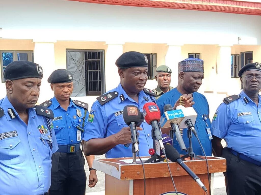 Police raid criminal hideouts in Jos, recover 500 rounds of ammunition 2 Commissioner of Police, Emmanuel Olugbemiga Adesina, disclosed this during a press briefing held at the Command Headquarters on Tuesday