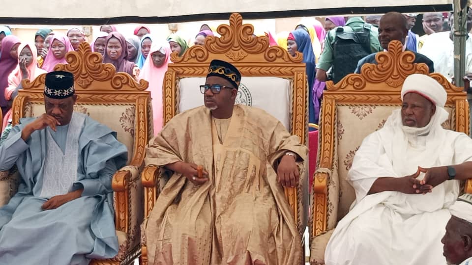 PHOTO: Bauchi State Governor, Bala Mohammed; his deputy, Auwal Jatau and the District Head of Duguri, Adamu Muhammad, during the visit