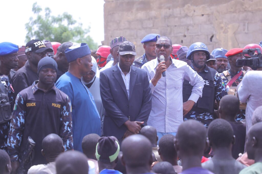 Borno State Governor Babagana Zulum addressing residents of Wulgo town on Tuesday