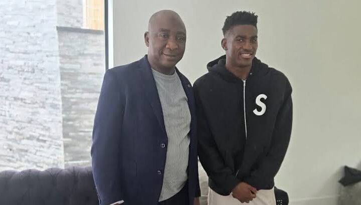 NFF President, brahim Gusau, on Thursday paid a visit to Super Eagles striker, Taiwo Awoniyi