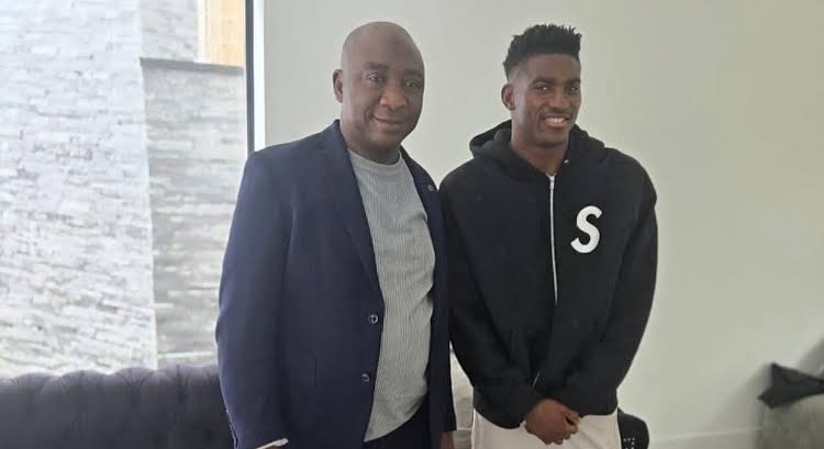 NFF President, brahim Gusau, on Thursday paid a visit to Super Eagles striker, Taiwo Awoniyi