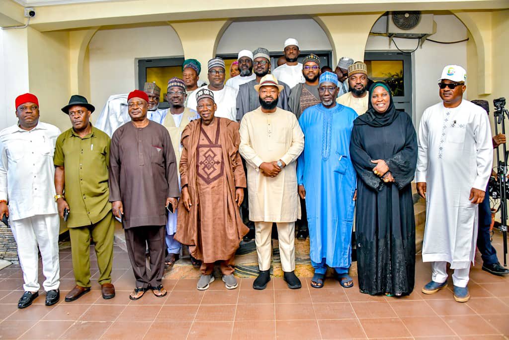 Ganduje leads APC NEC committee on condolence visit to Niger State Governor Bago