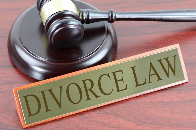 Divorce court gavel