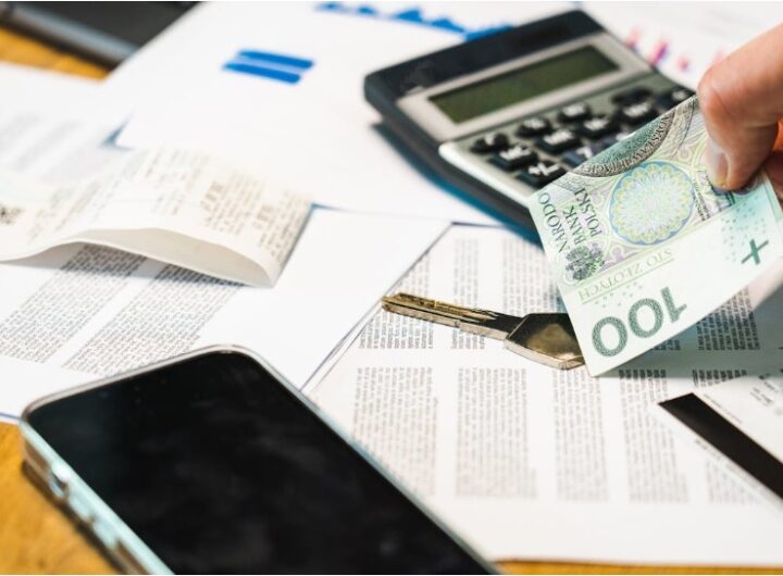 Financial Traps People Fall Into in Their 30s