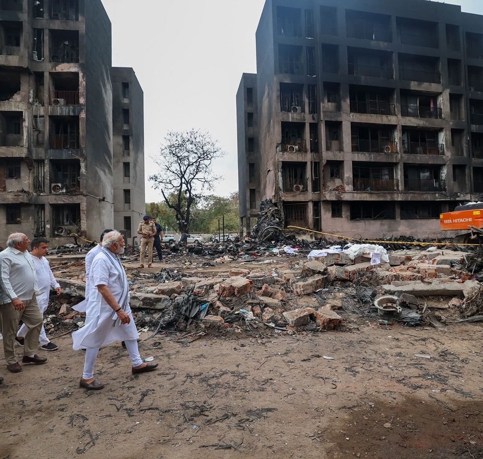 How I miraculously escaped from Air India plane crash – British survivor 5 Indian Prime Minister Narendra Modi visits the scene of Air India plane crash