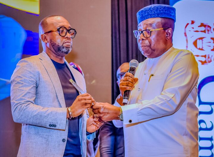"Honouring excellence! Mr. Olufemi Soneye, NNPC Ltd.'s Chief Corporate Communications Officer, receives the 2024 Media Manager of the Year Award from Ernest Ebi, MFR, former Deputy Governor of the Central Bank of Nigeria. #NNPC #MediaExcellence #AwardWinner"