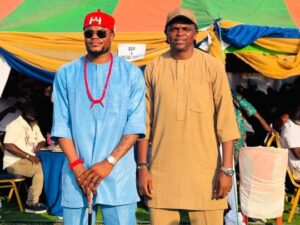 Super Eagles' goalkeeper, Stanley Nwabali (L) and football icon Nwankwo Kanu (R) pose for a photo at the burial ceremony of Nwabali's parent.