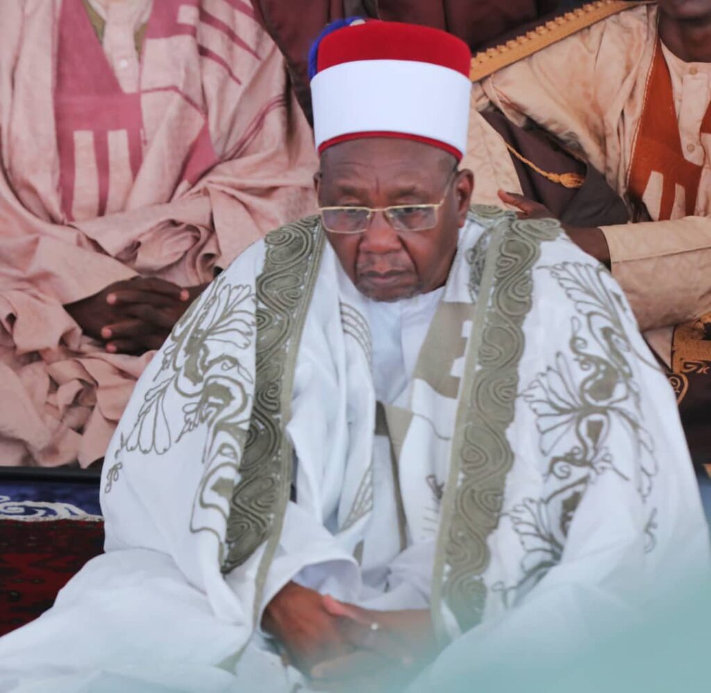 Zulum joins Shehu of Borno, others for two Raka’at Eid prayer 2 Shehu of Borno, Abubakar Ibn Umar Garbai El-Kanemi,